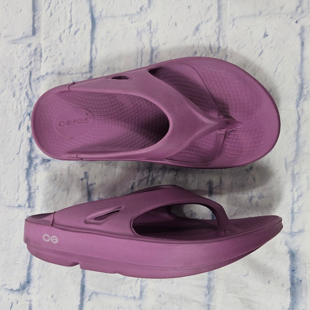 OOFOS OOriginal Recovery Sandals Women Size 6 Plum Purple Thong Flip Flop Sandal